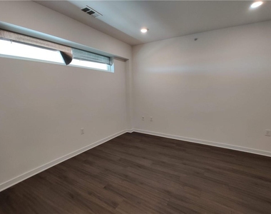 4361 S Congress Ave - Photo Thumbnail 10