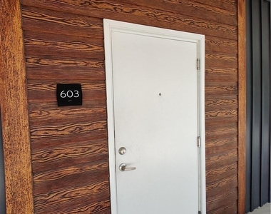 4361 S Congress Ave - Photo Thumbnail 2