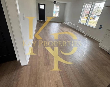 510 Crump Street - Photo Thumbnail 2