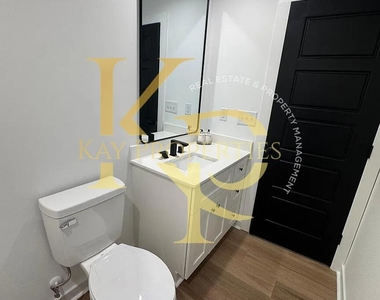 510 Crump Street - Photo Thumbnail 7