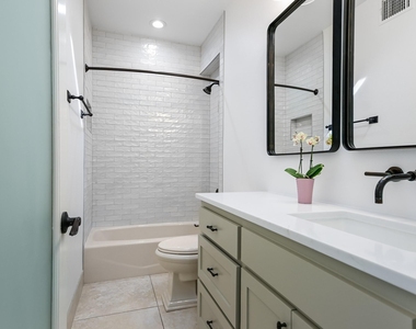 2704 Oakhurst Ave - Photo Thumbnail 12