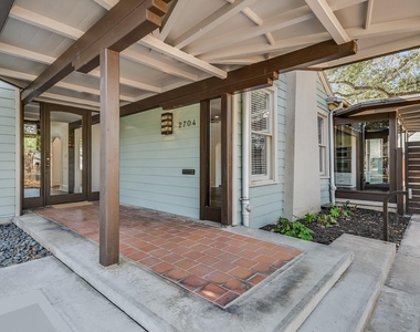 2704 Oakhurst Ave - Photo Thumbnail 1
