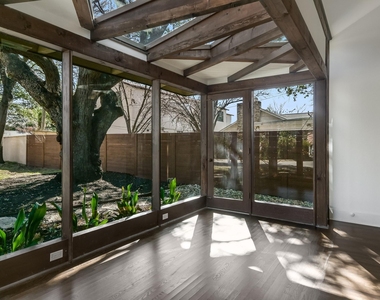 2704 Oakhurst Ave - Photo Thumbnail 13