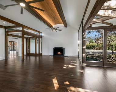 2704 Oakhurst Ave - Photo Thumbnail 7