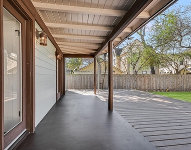 2704 Oakhurst Ave - Photo Thumbnail 14