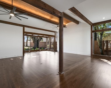 2704 Oakhurst Ave - Photo Thumbnail 5