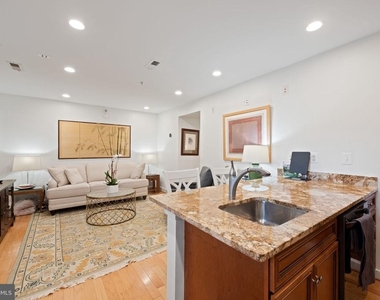 424 E Capitol Street Ne - Photo Thumbnail 10