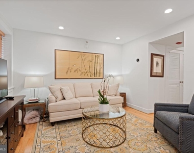 424 E Capitol Street Ne - Photo Thumbnail 6