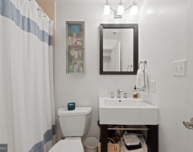 424 E Capitol Street Ne - Photo Thumbnail 15