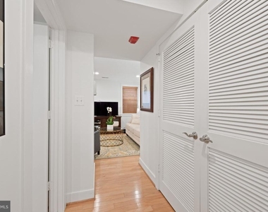 424 E Capitol Street Ne - Photo Thumbnail 14