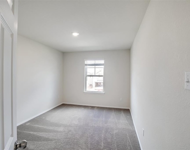 31 Pacific Loon St - Photo Thumbnail 21