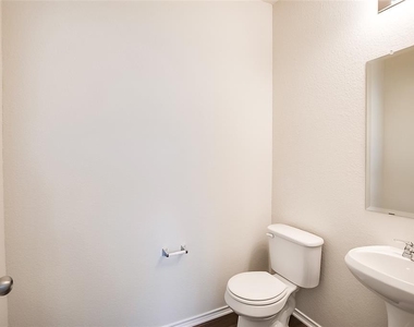 31 Pacific Loon St - Photo Thumbnail 14