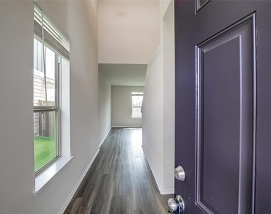 31 Pacific Loon St - Photo Thumbnail 4