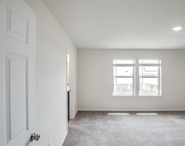 31 Pacific Loon St - Photo Thumbnail 16