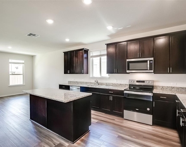 31 Pacific Loon St - Photo Thumbnail 11