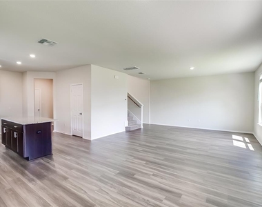 31 Pacific Loon St - Photo Thumbnail 13