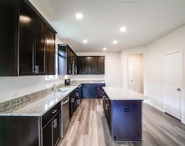 31 Pacific Loon St - Photo Thumbnail 10