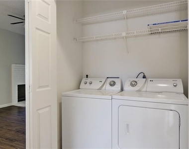 9507 Kempler Dr - Photo Thumbnail 7