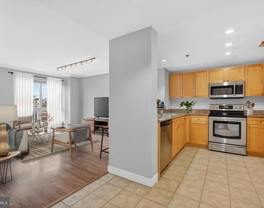 777 7th Street Nw - Photo Thumbnail 1