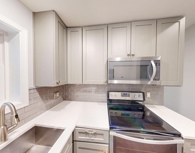 1724 21st Street Nw - Photo Thumbnail 2
