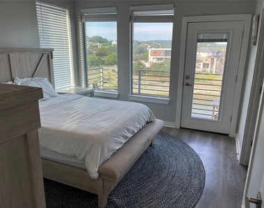 2301 Hancock Ave - Photo Thumbnail 14