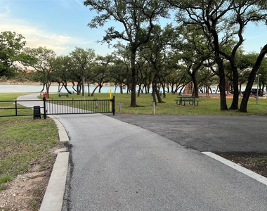 2301 Hancock Ave - Photo Thumbnail 19