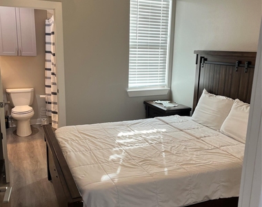 2301 Hancock Ave - Photo Thumbnail 10