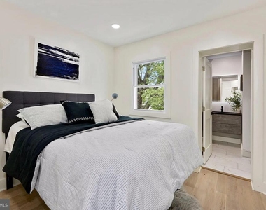 420 20th Street Ne - Photo Thumbnail 4