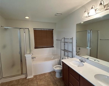 9001 Bird Brook Ln - Photo Thumbnail 4
