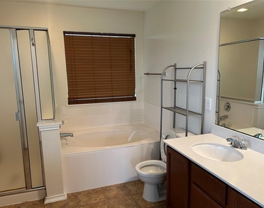 9001 Bird Brook Ln - Photo Thumbnail 25
