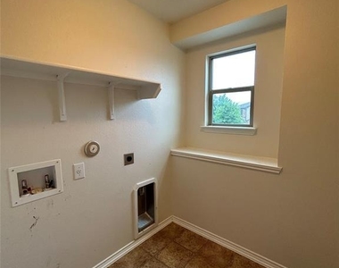 9001 Bird Brook Ln - Photo Thumbnail 20