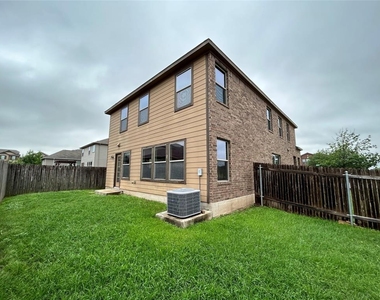 9001 Bird Brook Ln - Photo Thumbnail 5