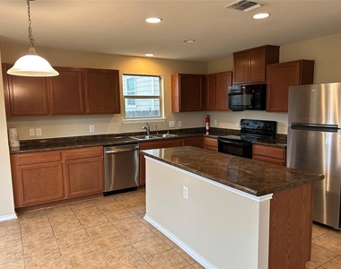 9001 Bird Brook Ln - Photo Thumbnail 19