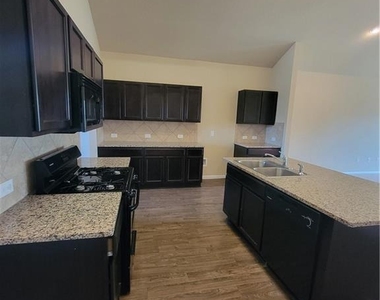408 Luna Vista Dr - Photo Thumbnail 2