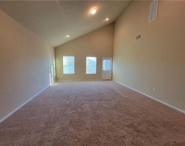408 Luna Vista Dr - Photo Thumbnail 5