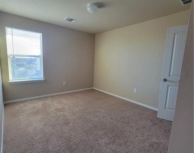 408 Luna Vista Dr - Photo Thumbnail 20