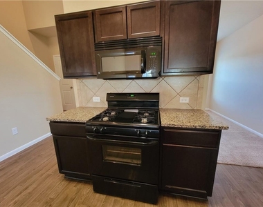 408 Luna Vista Dr - Photo Thumbnail 3