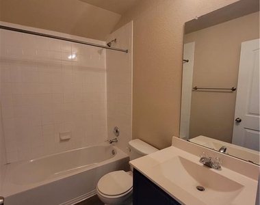 408 Luna Vista Dr - Photo Thumbnail 19