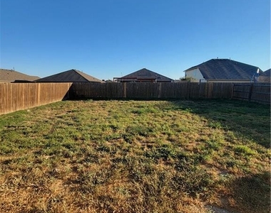 408 Luna Vista Dr - Photo Thumbnail 24