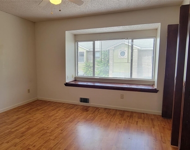 1221 W Hopkins St - Photo Thumbnail 10