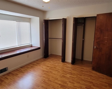 1221 W Hopkins St - Photo Thumbnail 9