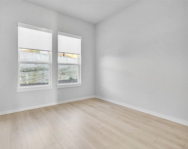1546 Escarpment - Photo Thumbnail 20