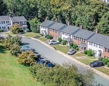 112 Brandywine Ct - Photo Thumbnail 2