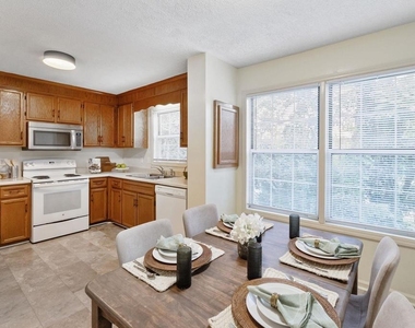 112 Brandywine Ct - Photo Thumbnail 8