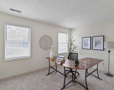 112 Brandywine Ct - Photo Thumbnail 10