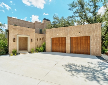 4500 River Wood Ct - Photo Thumbnail 3