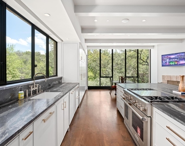 4500 River Wood Ct - Photo Thumbnail 14