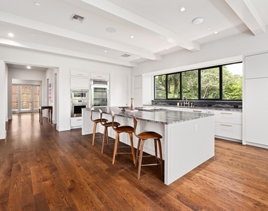4500 River Wood Ct - Photo Thumbnail 11