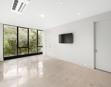 4500 River Wood Ct - Photo Thumbnail 30