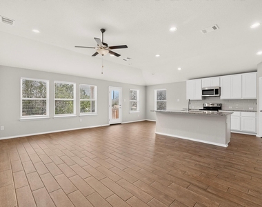 3704 Allegiance Ave - Photo Thumbnail 5